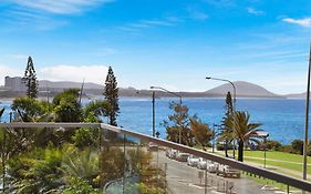 Elysee Beachside Apartments Alexandra Headland